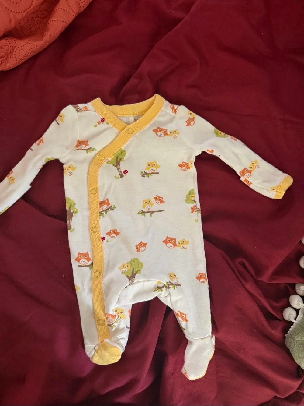 Gymboree back trim featuring